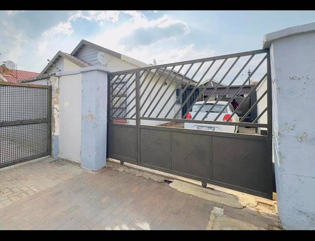 4 BEDROOM HOUSE FOR SALE IN MMESI PARK